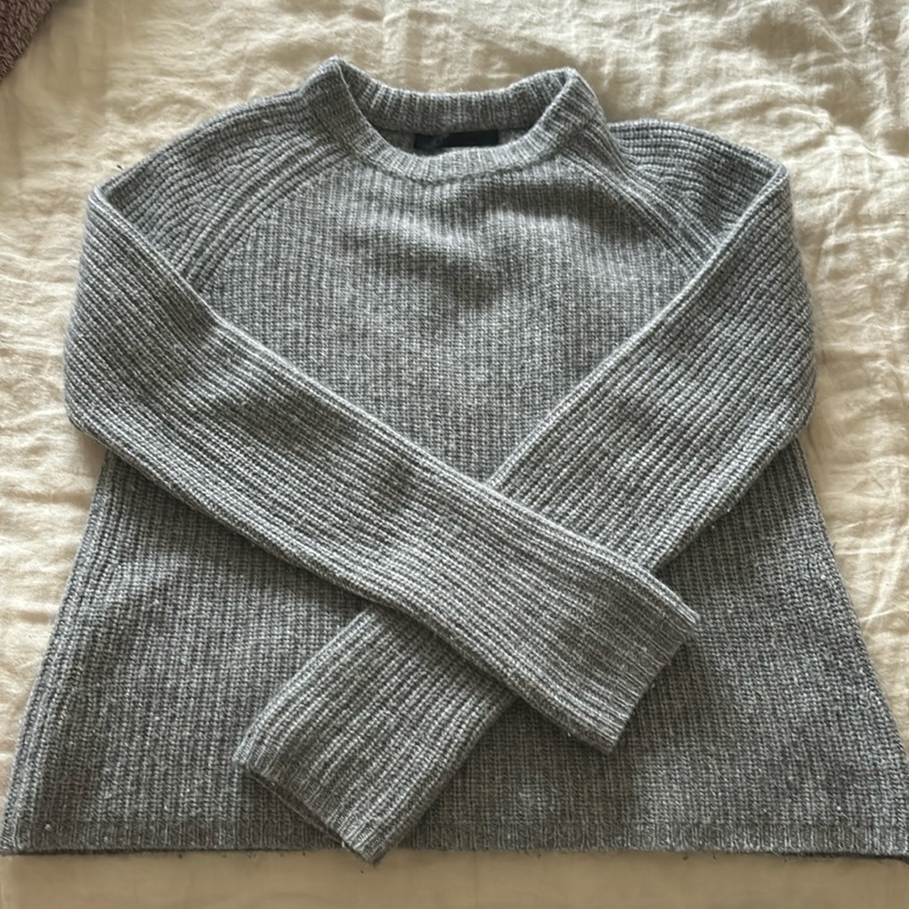 Jenni Kayne cashmere grey sweater